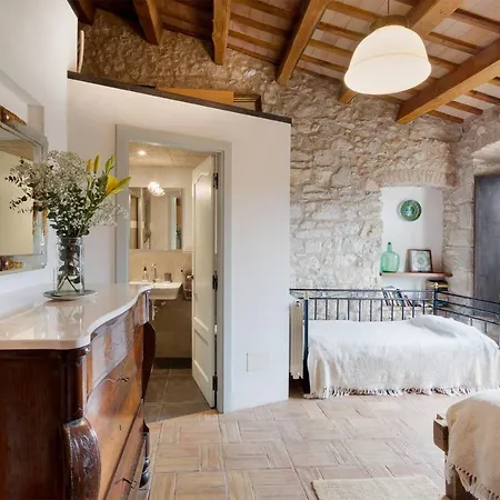 Feliu, Masia Stone House, And Ground-floor Apartment, Sant Daniel-girona