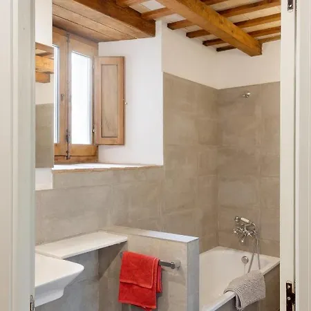 Feliu, Masia Stone House, And Ground-floor Apartment, Sant Daniel-girona