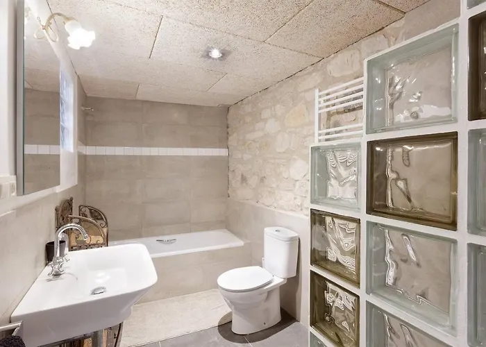 Feliu, Masia Stone House, And Ground-floor Apartment, Sant Daniel-girona Apartamento