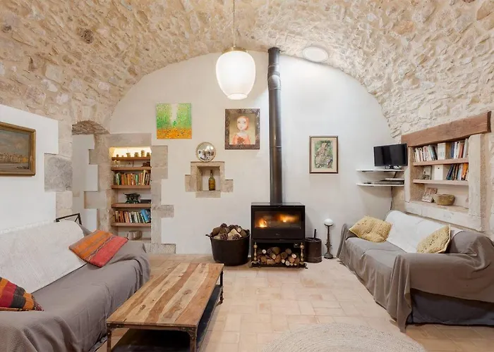 Feliu, Masia Stone House, And Ground-floor Apartment, Sant Daniel-girona
