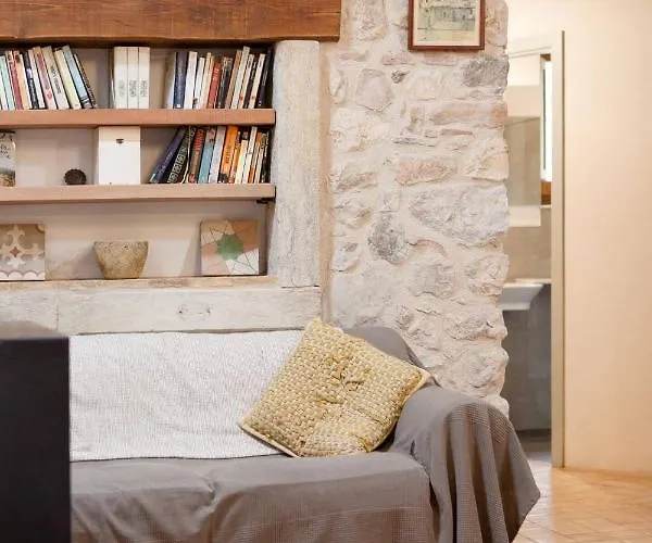 Feliu, Masia Stone House, And Ground-floor Apartment, Sant Daniel-girona